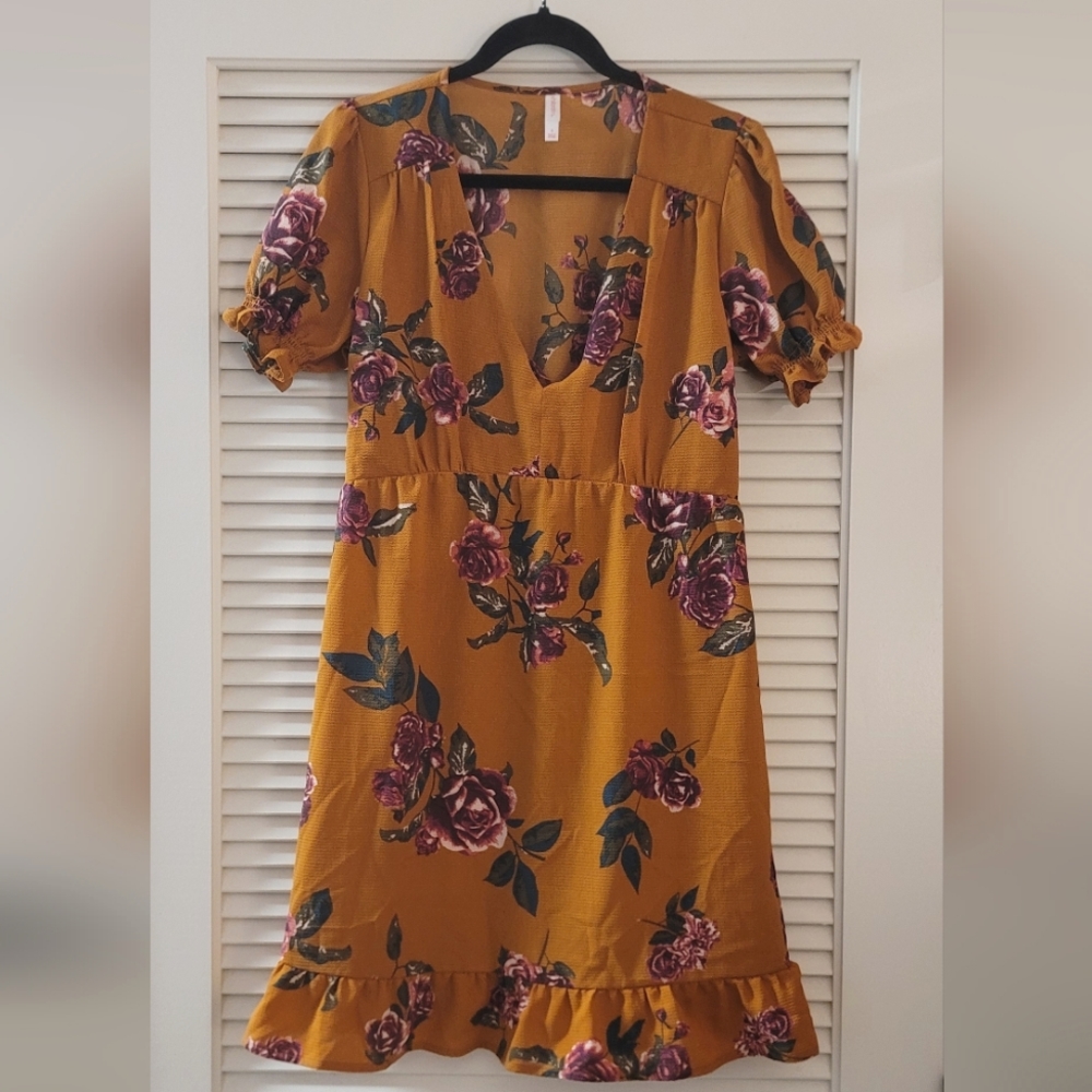 Xhilaration- Floral Ruffle V-Neck Puff Short-Sleeve Dress